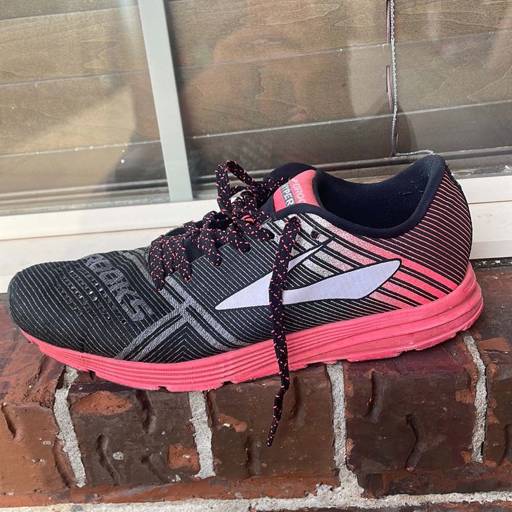 BROOKS HYPERION RUNNING SHOES! Size 8